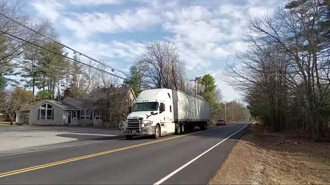 Freightliner truck doppler horn