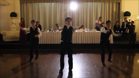 Groomsmen perform epic surprise wedding dance