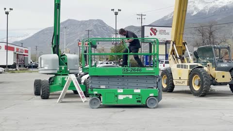 Scissor Lift 2012 Genie GS-2646 Electric 26' Platform Scissorlift