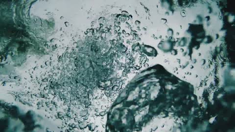 Bubbles Air Underwater - NutureInYourHand