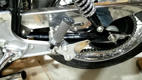 1975 Norton Commando Mk3 restoration Part 15, A revisit to the rear fender and chain