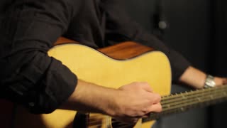 Uomo chitarra