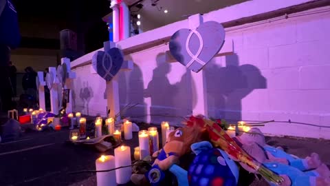 Candlelight vigil held for Wisconsin parade victims