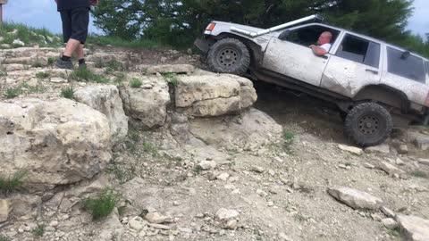 Grand Cherokee on 31 inch Boggers climb at The Ledges 1 of 2 Tuttle ORV