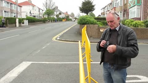 Dad's reaction to racers - Isle Of Man TT 2014