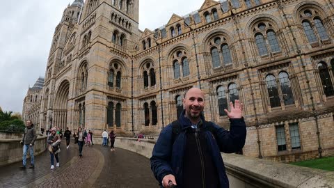 Vlog outside Natural history museum London. 7th Nov 2022