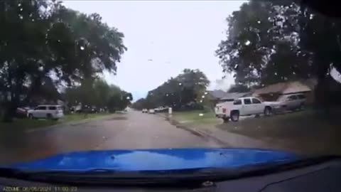 Watch: Lightning strikes house off Carter Creek, Texas