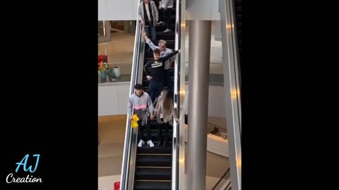 Crazy Guy Singing Loudly in a Mall !