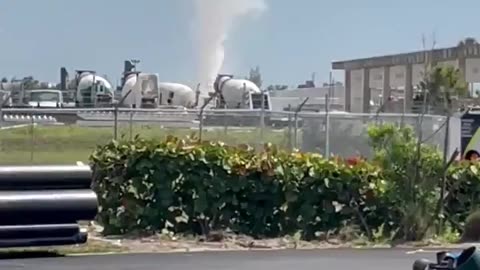 Impressive Southwest Florida dust devil in Fort Myers