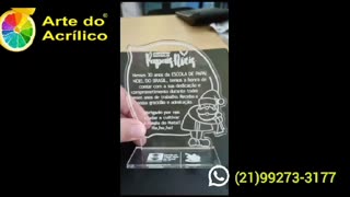 Corte a laser de placa de acrílico.