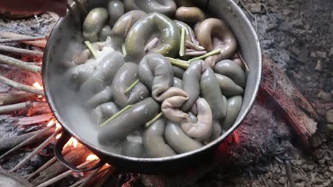 DARKEST Hot Pot Ever! Cow-Dung soup | POOP SOUP