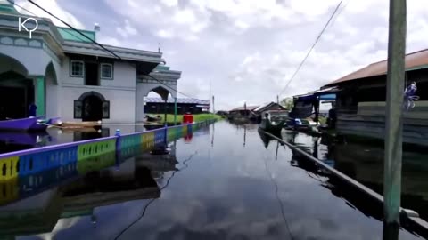 Muara Enggelam: Life of a Landless Village Community in the Interior of East Kalimantan