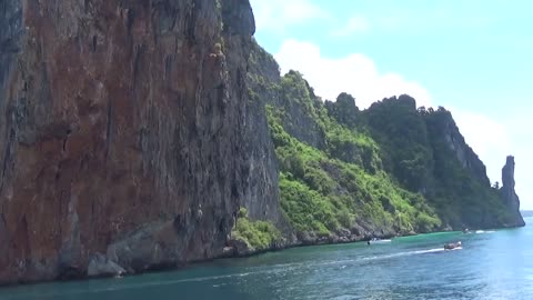 On The Way of Phi Phi Island, Beautiful Scenery