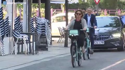 Theatre for Solidarity: Spanish environmental minister pretends to cycle to Climate Summit