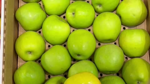 Cashier Surprised by Apple Payment