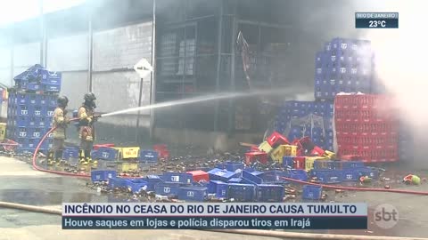 Incêndio no Ceasa do Rio de Janeiro causa tumulto | SBT Brasil