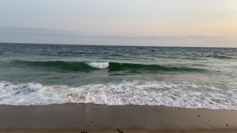 Relaxing Ocean waves and sand [Free Stock Video Footage Clips]