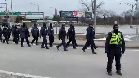 Police attempt to clear Ambassador bridge