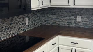 Kitchen Reno, Backsplash makes a difference!