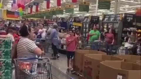 INCREDIBLE PATRIOTISM: Walmart Patrons Stop Shopping, Sing National Anthem Together