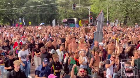 TIME LAPSE: Masses of Dutch protest / Party against covid restrictions - September 11, 2021