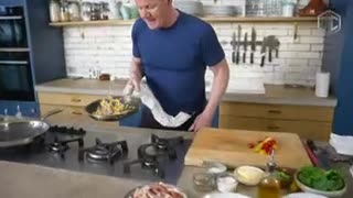 Gordon Ramsay prefers HexClad Cookware in his kitchen.