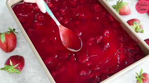 How To Make Strawberry Poke Cake