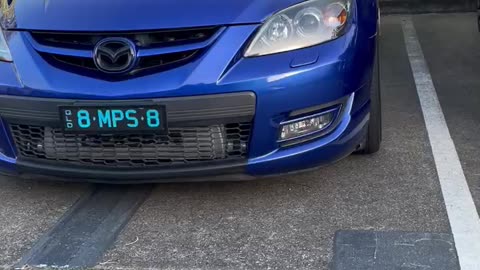 Mazda 3 MPS vs Golf R