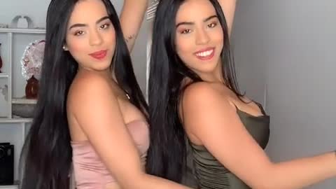 twins dancing 👯‍♀️