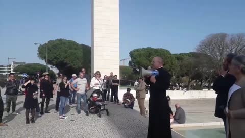 Padre Samuel Bon: "Para terminar con la pandemia basta con apagar la televisión".