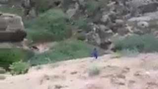 Pakistani little Boy amazing skill for climbing Mountain