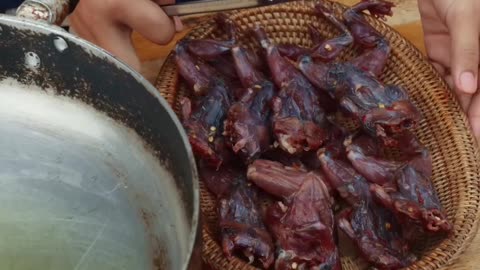 Delicious Sun-Dried Frog Recipe: How to Spice Up the Mummified Delicacy