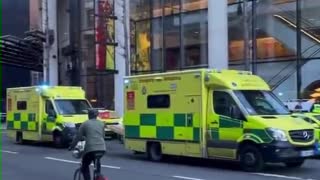 4 people stabbed in Bishopsgate, London at 10am