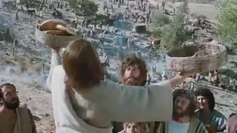Jesus Christ feeds 5000 people