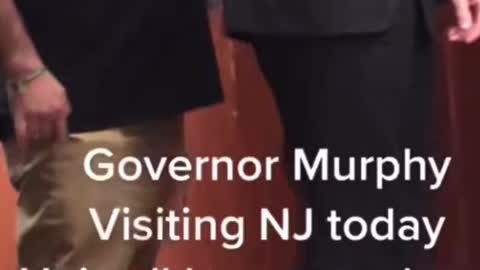 NJ Governor playing political masking