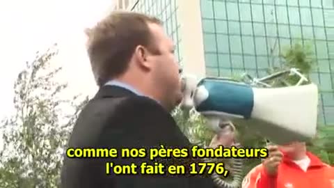 CONFÉRENCE BILDERBERG, ALEX JONES AU MÉGAPHONE DÉNONCE LEUR PROJET DE RÉDUIRE LA POPULATION !!!