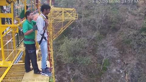 bungee jump snaps