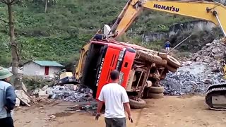 Komatsu scoop truck salvage