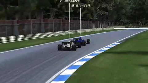 This is why you get the F*** out of the way!! : rFactor