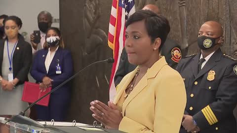 Atlanta Mayor Cries as she Resigns from Office :"it is time to pass the baton on to someone else."