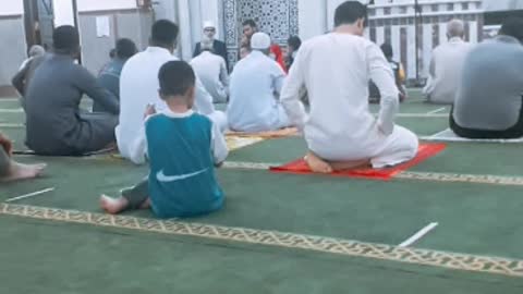 Eid prayers with Muslims٠🖤💜