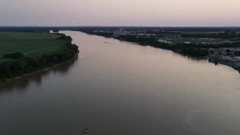 Ohio River Boating Timelapse / Beautiful Sunset