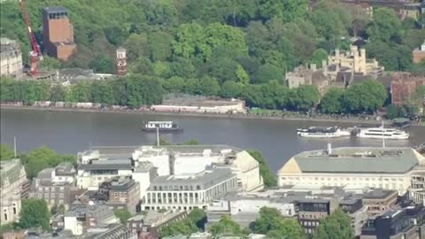 Royal procession leads queen's coffin to Westminster Hall