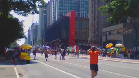 Sunday on the Avenida Paulista/SP