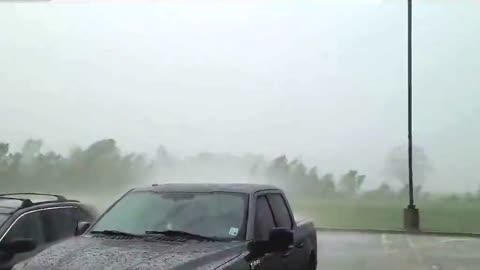 Tornado-producing storms sweep through Texas, Louisiana
