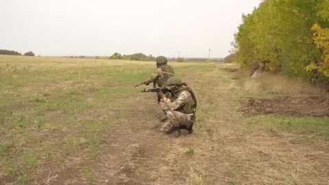 Military signalmen of the "O" group in the NVO zone