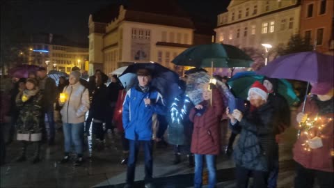 Singen Weihnachtslieder, Redebeiträge Veranstalter, Ende - BAUTZEN, 25 12 2023, 151. MAHNWACHE 🕊