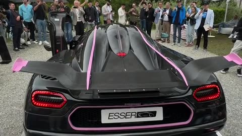 Koenigsegg One:1 crazy cold start and revs 🤯