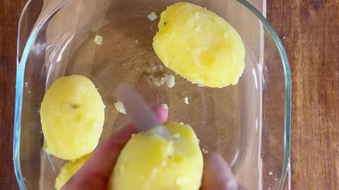 Rotolo di patate farcito con prosciutto e formaggio