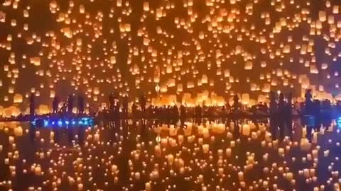 Yi Peng and Loi Krathong in Thailand